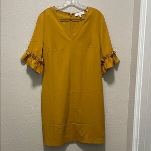 Lark & Ro Women's Florence Ruffle Chai Tea  Half Sleeve V-Neck Sheath Dress